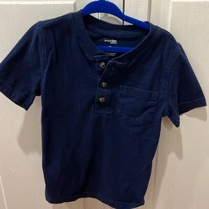 Bundle of two boys 5t tshirts